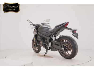 Honda CB650R E-Clutch 2024