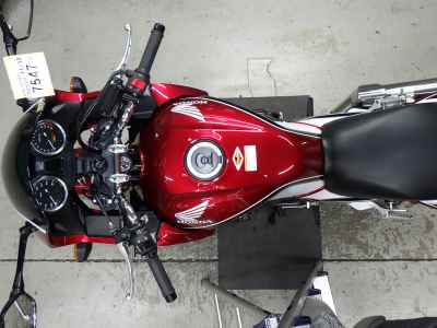 Honda CB400 Super Boldor 2022