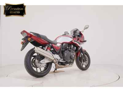 Honda CB400 Super Boldor 2022