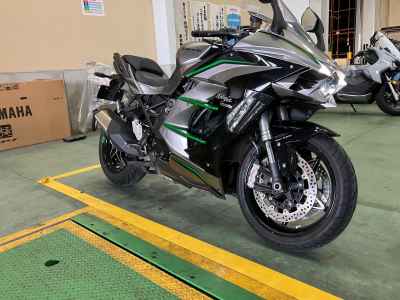 Kawasaki Ninja H2 SX 2019