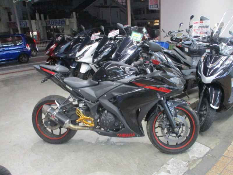 Yamaha YZF-R25 2015
