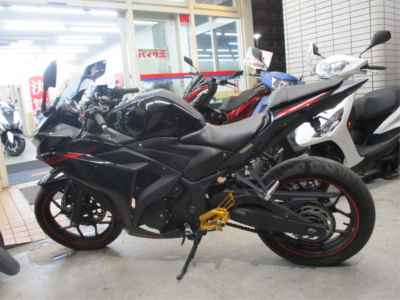 Yamaha YZF-R25 2015