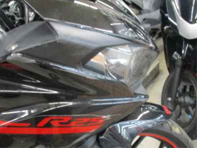 Yamaha YZF-R25 2015