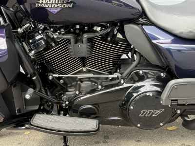 Harley-Davidson FLHXU 2025