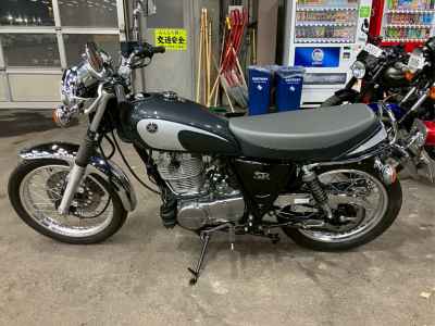 Yamaha SR400 2021