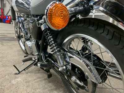 Yamaha SR400 2021