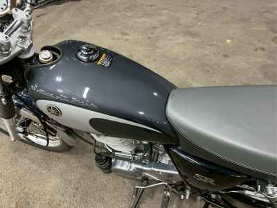 Yamaha SR400 2021