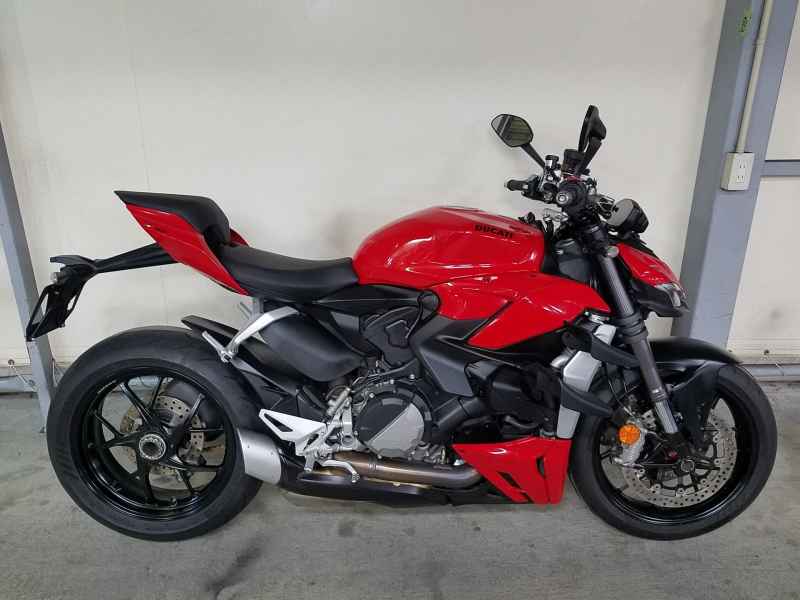 Ducati Streetfighter V2 2022