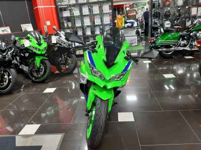 Kawasaki Ninja ZX-4RR 2024