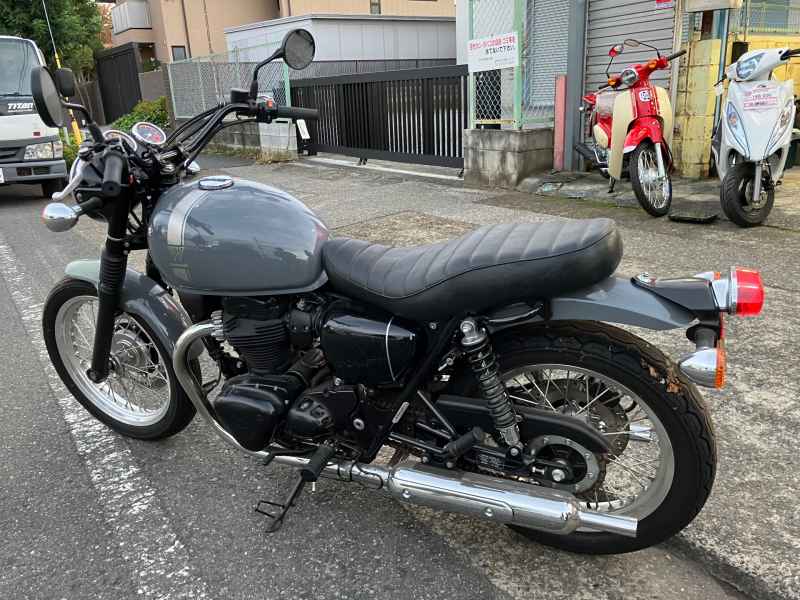 Kawasaki W800 2022