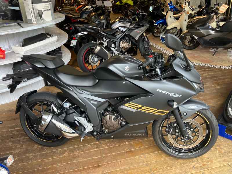 Suzuki Gixxer 250SF