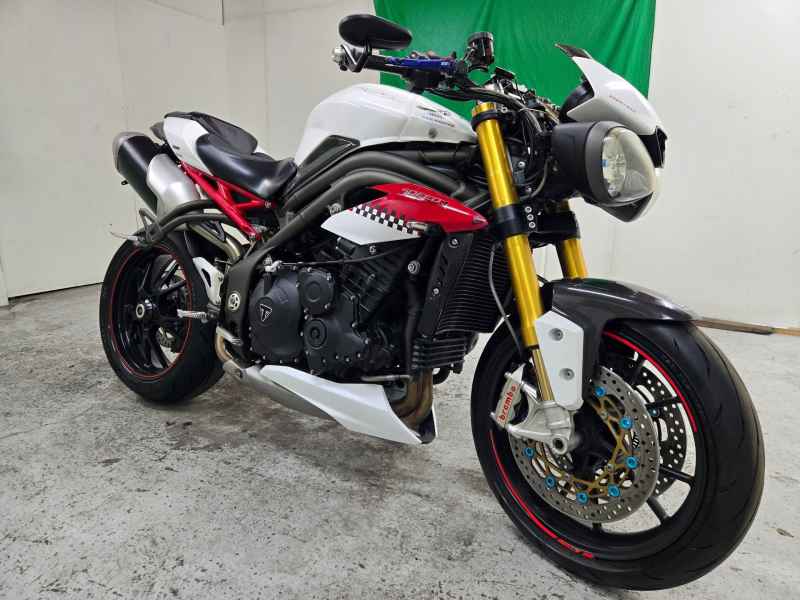 Triumph Speed Triple 1050 2016