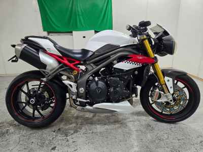Triumph Speed Triple 1050 2016