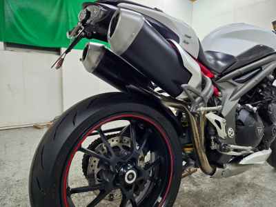 Triumph Speed Triple 1050 2016