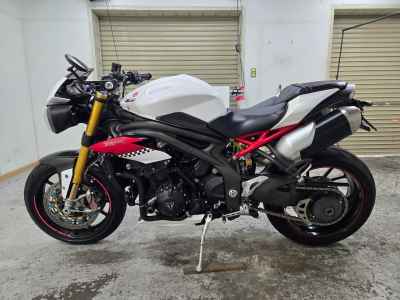 Triumph Speed Triple 1050 2016