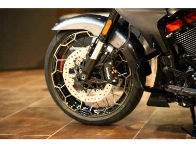 Harley-Davidson Road Glide FLTRXSE1923 CVO 2025