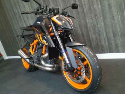 KTM 1290 Super Duke R 2023
