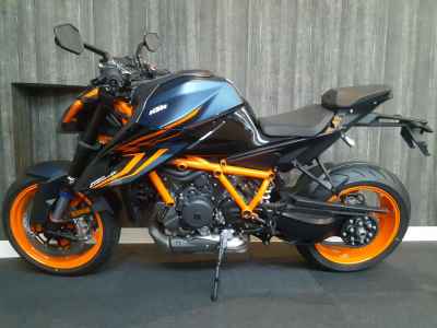 KTM 1290 Super Duke R 2023