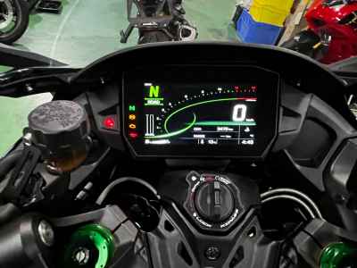 Kawasaki Ninja H2 SX 2023