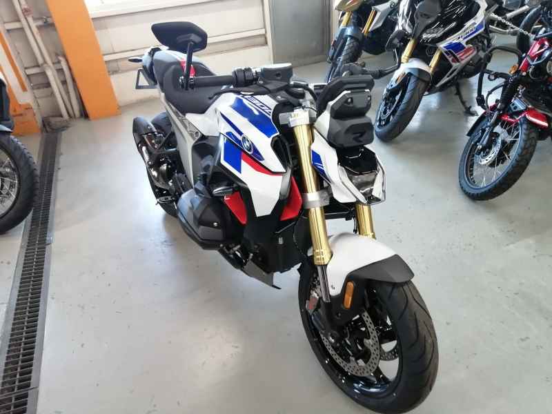 BMW R1300R 2025