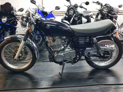 Yamaha SR400 2021