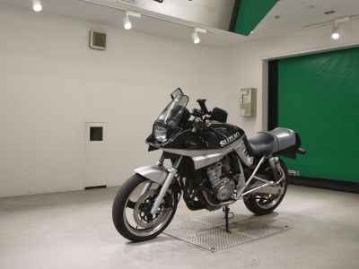 Suzuki GSX250S Katana