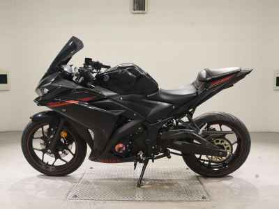 Yamaha YZF-R25 2016