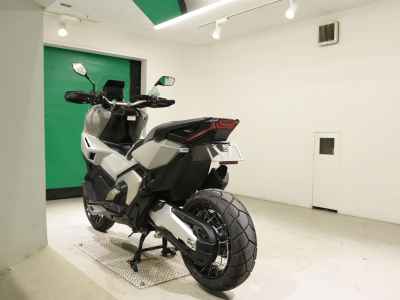 Honda X-Adv 750 2025