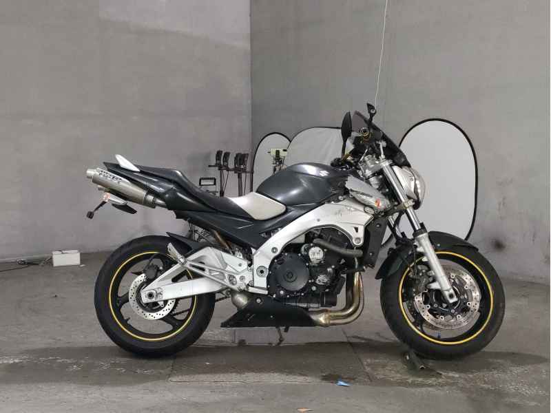 Suzuki GSR400 2006