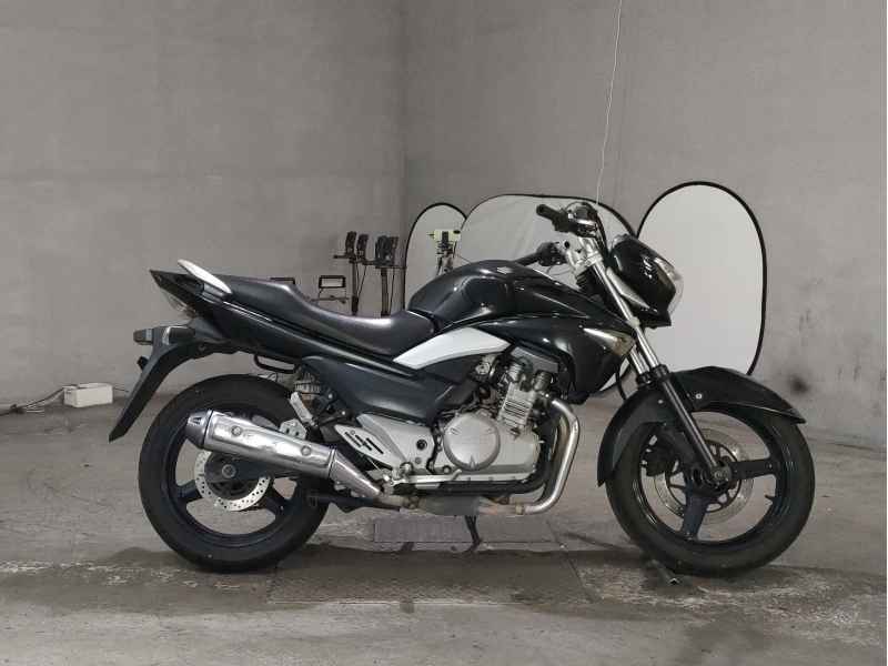 Suzuki GSR250