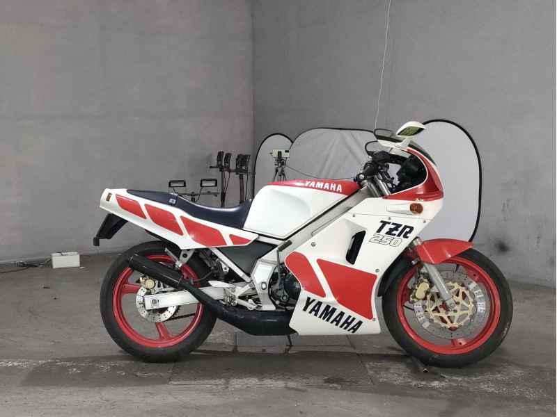 Yamaha TZR250