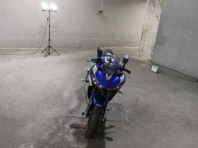 Yamaha YZF-R25 2015
