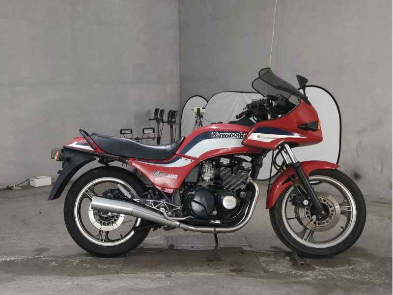 Kawasaki GPZ400 2025