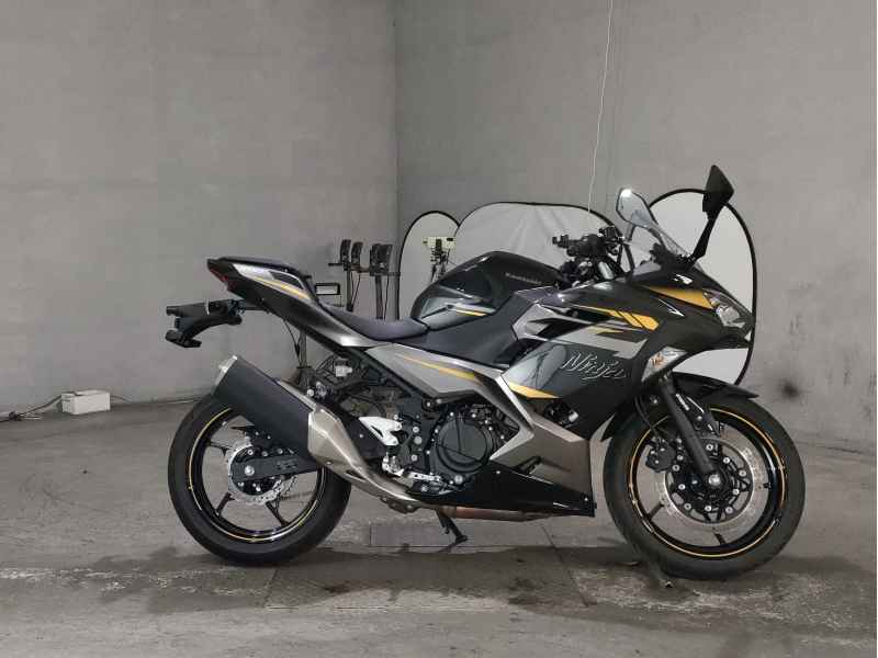 Kawasaki Ninja 400 2022