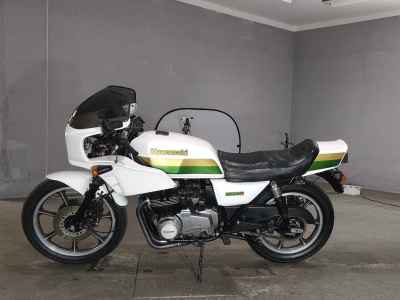 Kawasaki GPZ750 2024