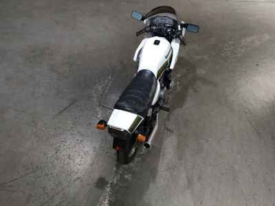 Kawasaki GPZ750 2024