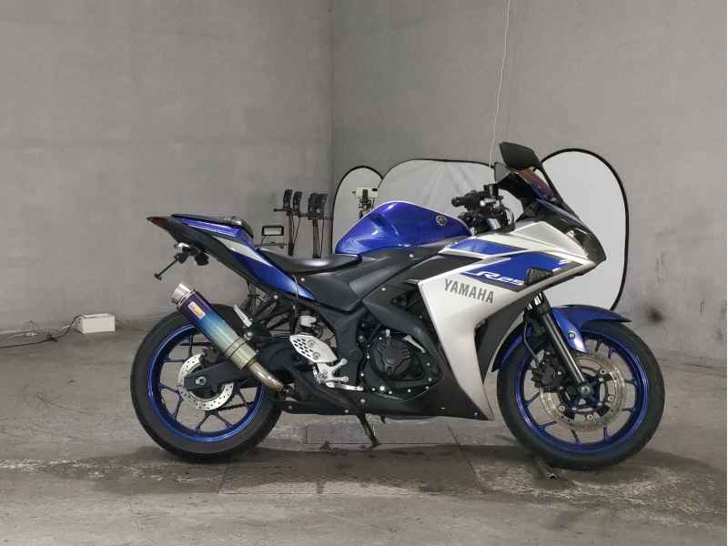 Yamaha YZF-R25 2015