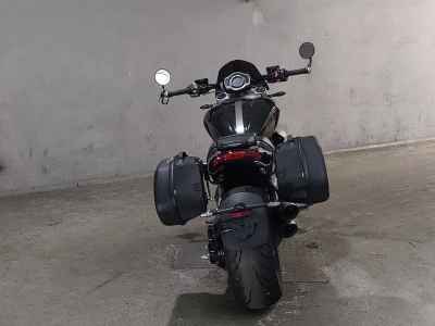 Triumph Rocket 3 R 2021