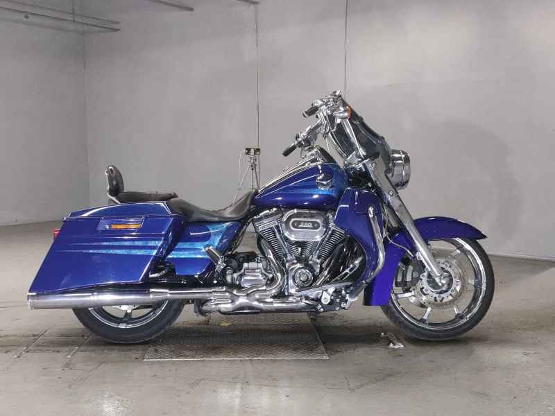 Harley-Davidson FLHRSE1800 CVO 2013