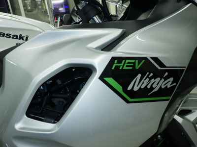 Kawasaki Ninja 7 Hybrid 2025