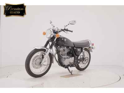Yamaha SR400 2016
