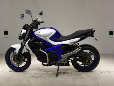 Suzuki Gladius SFV400 2012