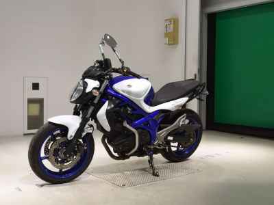 Suzuki Gladius SFV400 2012