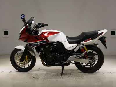 Honda CB400 Super Boldor 2015