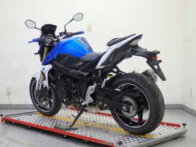 Suzuki  2013