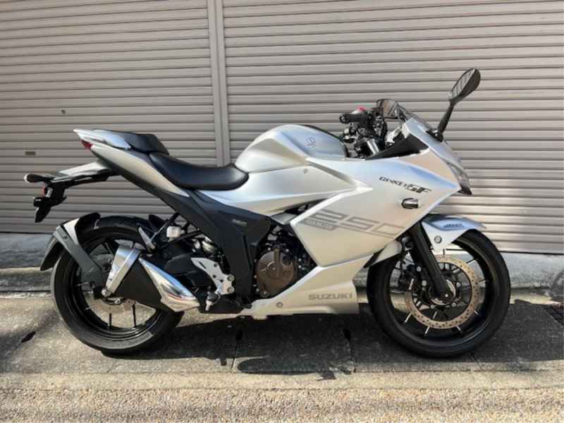 Suzuki Gixxer 250SF