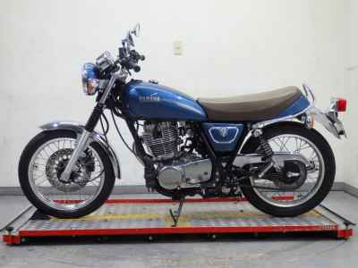 Yamaha SR400 2021