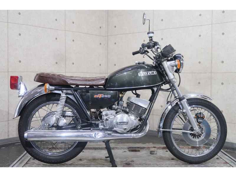 Suzuki GT250