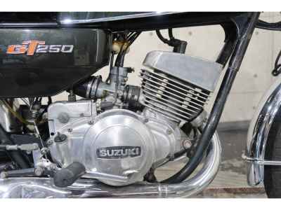 Suzuki GT250