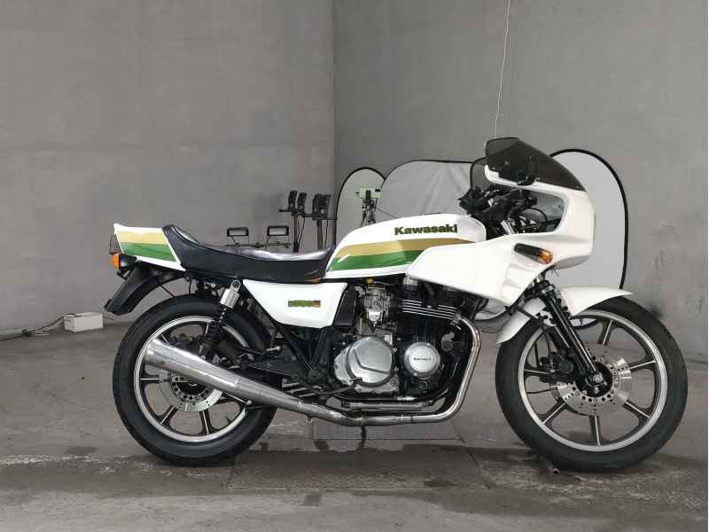 Kawasaki GPZ750 2024